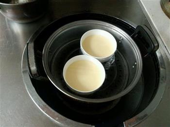 蜂蜜牛奶炖蛋的做法步骤6