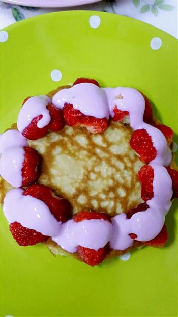 草莓鸡蛋煎饼酸奶塔的做法步骤8