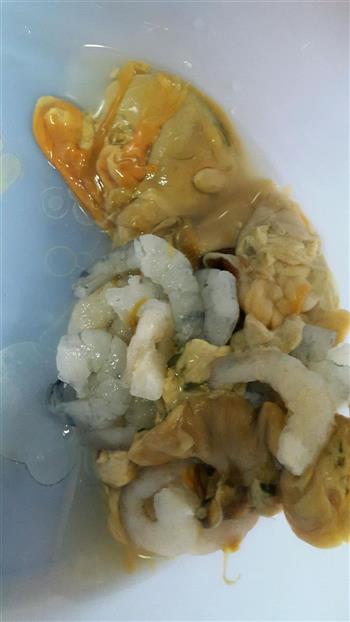 象拔蚌虾仁海鲜粥的做法步骤1