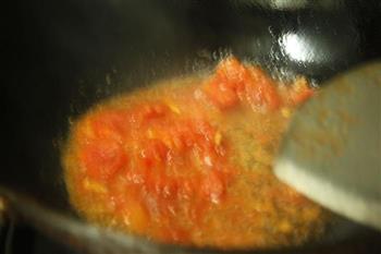 酸爽除湿-西红柿酸汤肥牛的做法步骤4