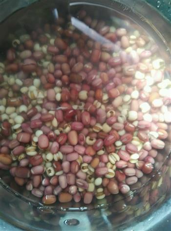 银耳红豆薏米糖水的做法图解2