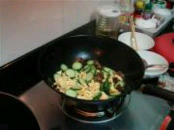 黄瓜炒蛋的做法步骤5
