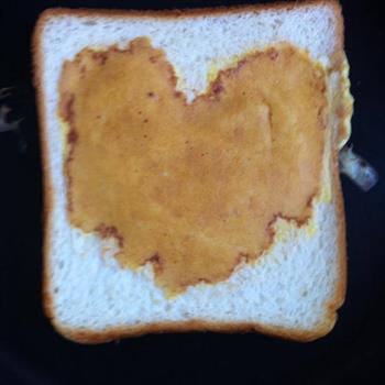 my heart —心早餐面包煎蛋的做法步骤4