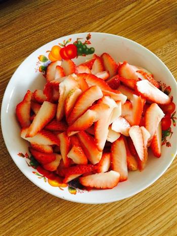 草莓芒果千层蛋糕的做法步骤7