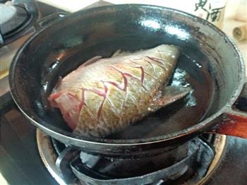 平底锅烤鱼的做法步骤4