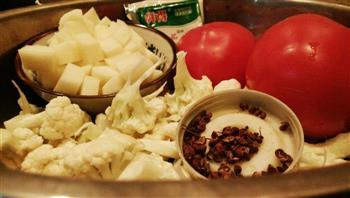 番茄菜花+土豆的做法步骤1