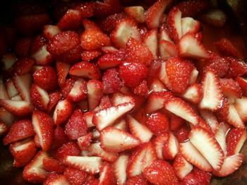 倍儿棒的自制草莓酱的做法步骤3