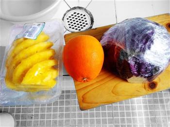 强力美容排毒-橙子菠萝甘蓝沙拉的做法图解1