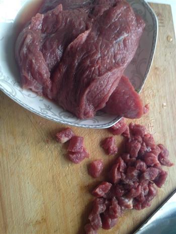 麻辣香菇牛肉酱的做法步骤1