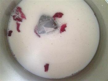 重熏乌龙玫瑰奶茶的做法步骤3