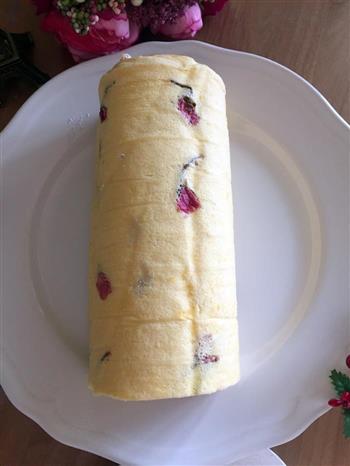 樱花蓝莓蛋糕卷的做法步骤12