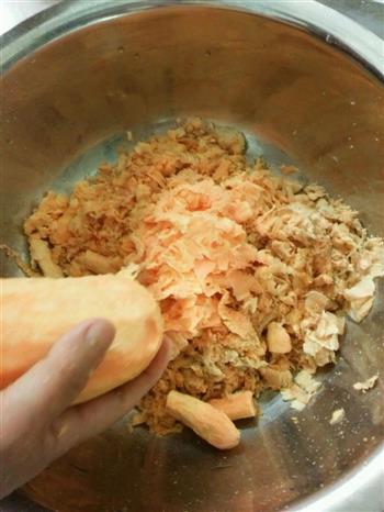 蒸腊肉红薯团的做法步骤2