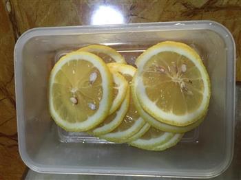 自制柠檬蜂蜜 美容养颜 止孕吐的做法步骤1