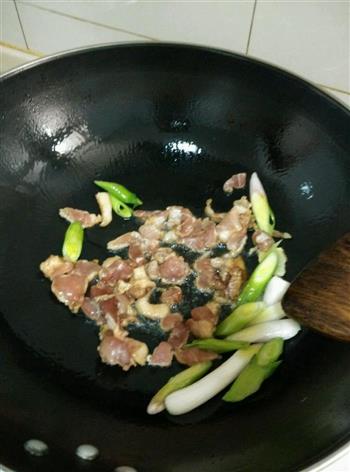 杏鲍菇炒肉的做法步骤5