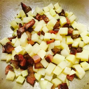 腊肉土豆焖饭的做法步骤5