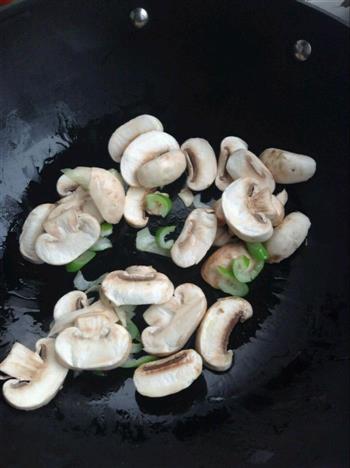 意式蘑菇烩饭的做法图解2