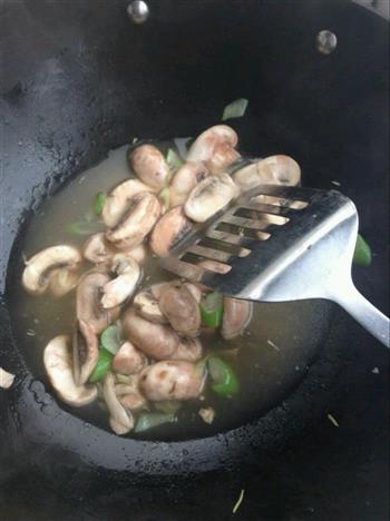 意式蘑菇烩饭的做法步骤3