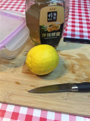 自制蜂蜜柠檬茶的做法步骤1