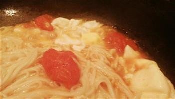 西红柿热汤面的做法图解8