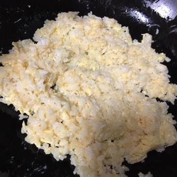 火腿玉米蛋炒饭的做法步骤2