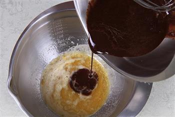 当巧克力遇到面粉的完全结合-巧克力蛋糕的做法图解5