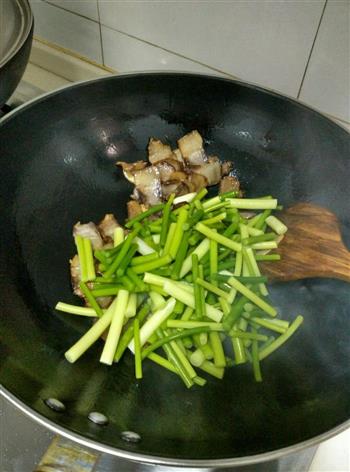 蒜苔炒腊肉的做法步骤6