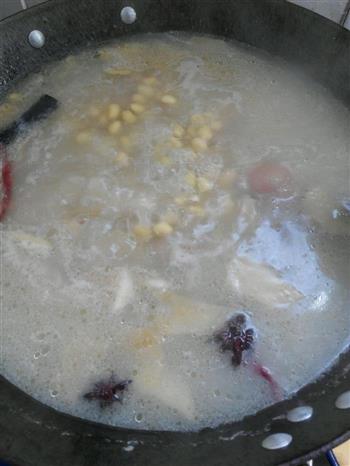 黄豆猪蹄汤的做法步骤2