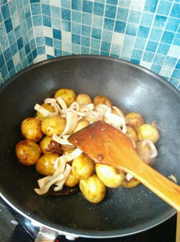 东北酱焖小土豆的做法步骤8