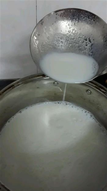 红豆姜撞奶的做法步骤4