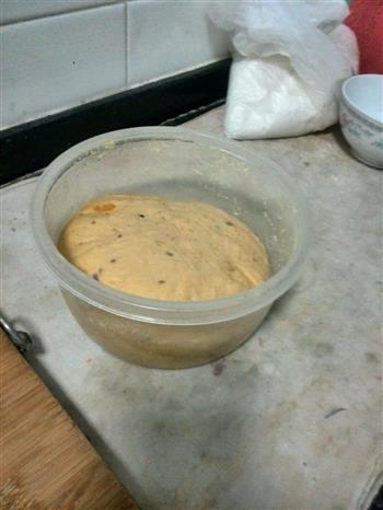 烤南瓜豆沙包的做法步骤3
