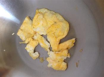 手撕包菜鸡蛋面的做法步骤4