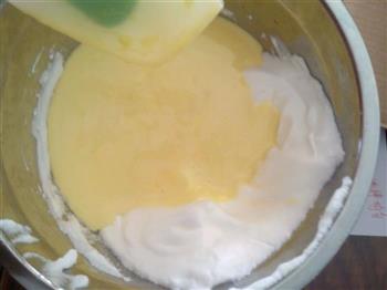 芒果奶油蛋糕卷的做法步骤10