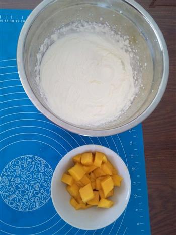 芒果奶油蛋糕卷的做法步骤14