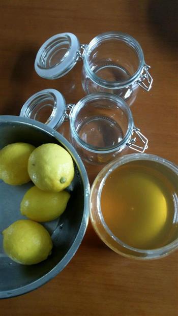 蜂蜜柠檬茶的做法步骤1