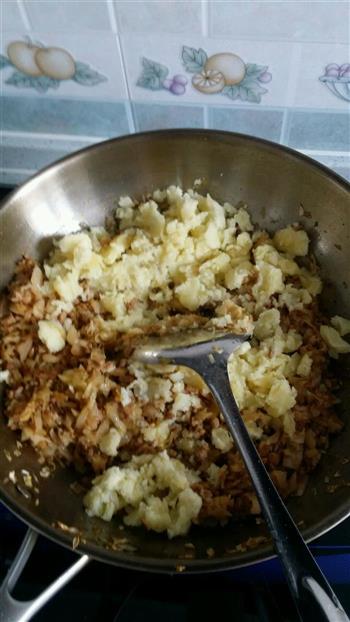 酸菜土豆泥包子的做法步骤6
