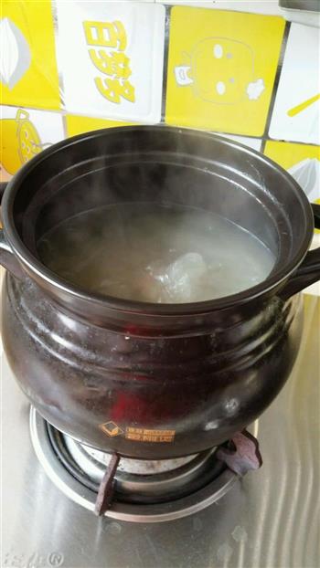 海带排骨汤的做法步骤1