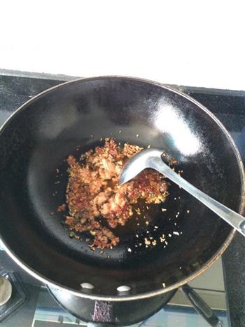 菜鸟级麻婆豆腐脆皮肠的做法步骤2