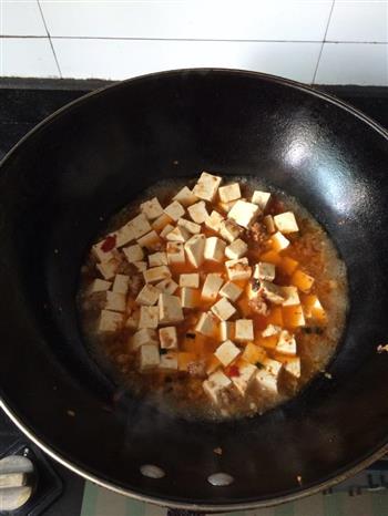 菜鸟级麻婆豆腐脆皮肠的做法步骤3