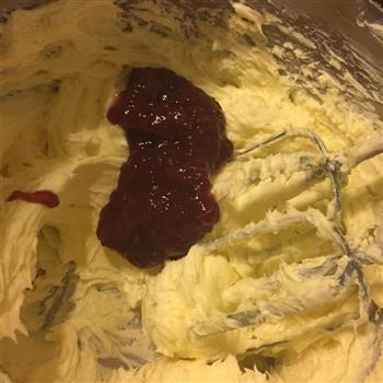 甜而不腻-草莓奶酪蛋糕的做法步骤5