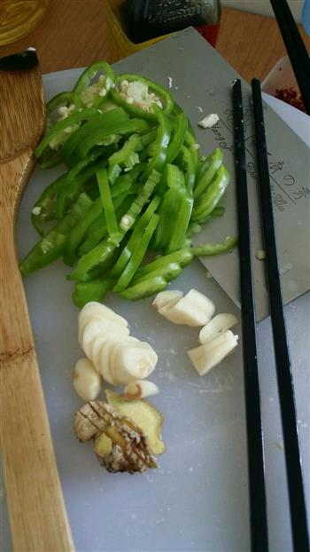 青椒肉丝炒面的做法步骤1