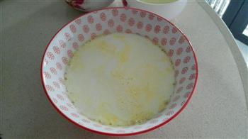 蜂蜜牛奶炖蛋的做法步骤3