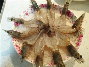 粉丝蒜蓉蒸虾的做法步骤2