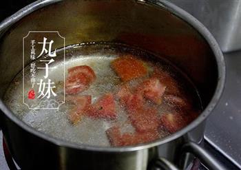 红彤彤的小脸儿—番茄牛肉丸汤的做法步骤3