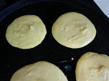 粗粮更美味-奶香玉米饼的做法步骤2