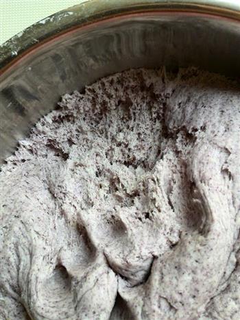 紫米青椒肉丁包子的做法步骤1