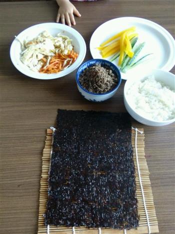 韩式紫菜包饭做午餐饭盒的做法图解2