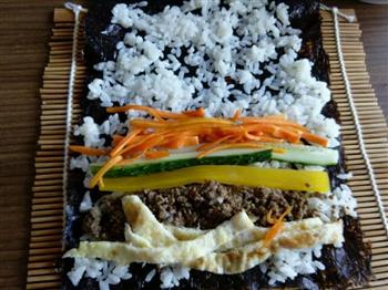 韩式紫菜包饭做午餐饭盒的做法步骤3