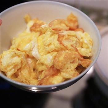 杏鲍菇炒鸡蛋的做法步骤5