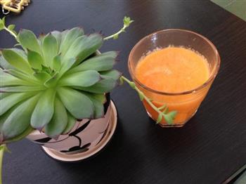 瘦身饮-苹果菠萝胡萝卜汁的做法图解4