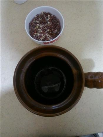 牛奶红豆薏米粥的做法步骤2